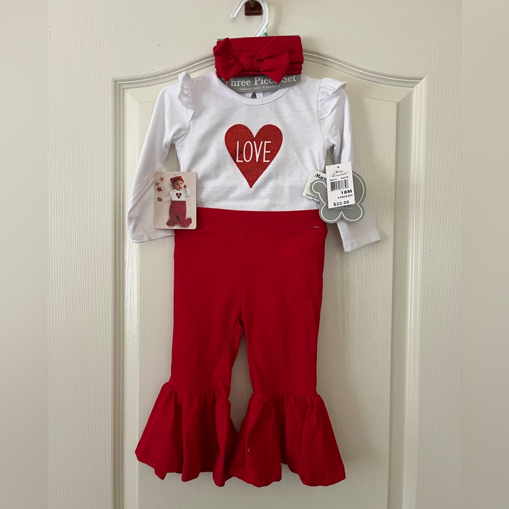 Red and White matching set long sleeve and flare legging with bandana